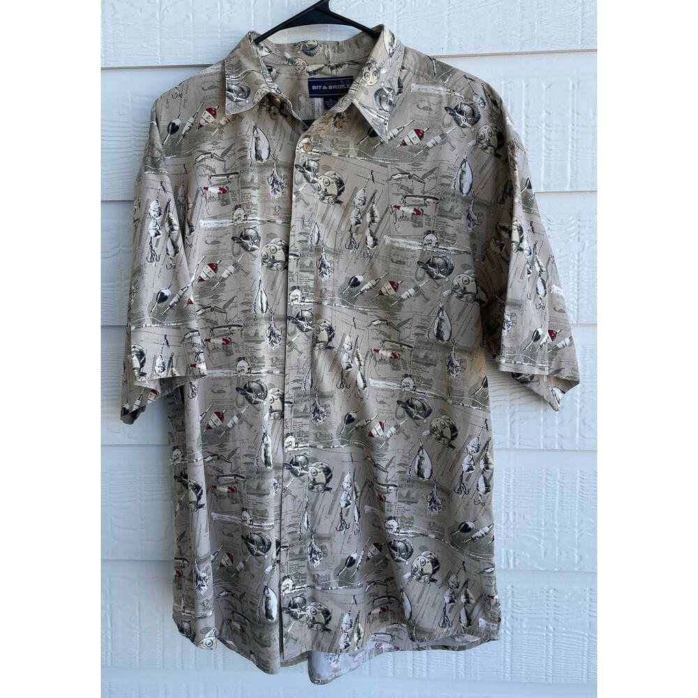 Bit & Bridle men's button up fishing motif short sleeve Large